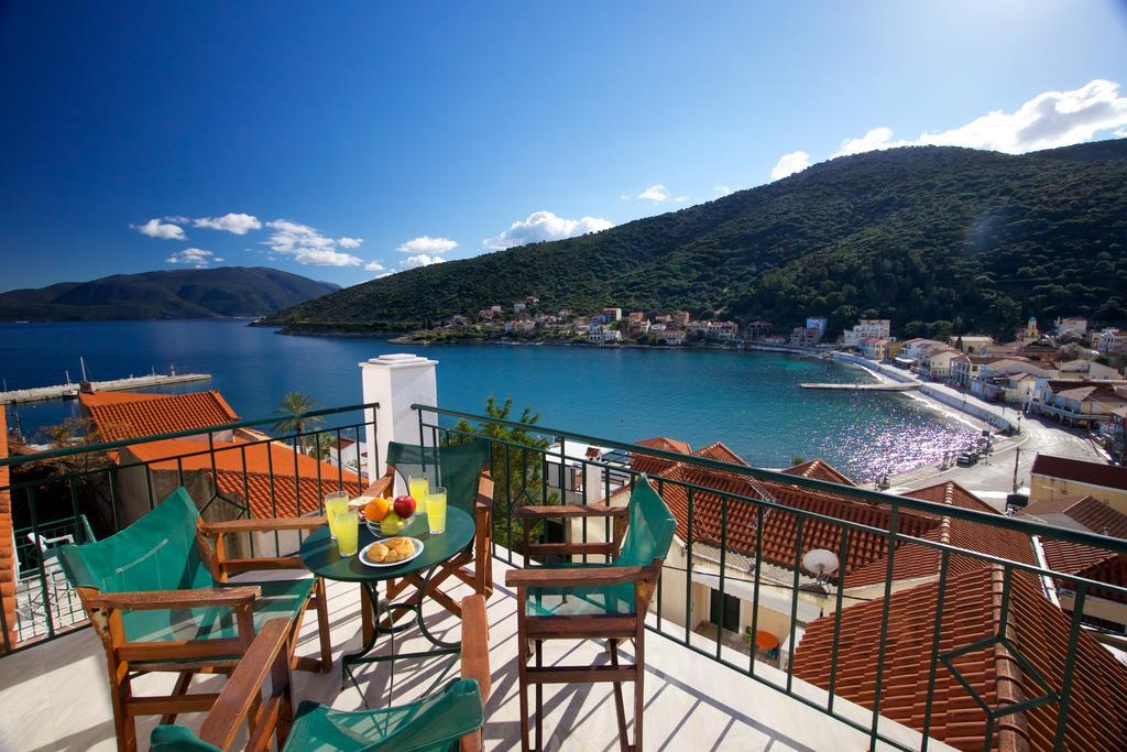 Boulevard Aetos Suites Agia Efimia Esterno foto