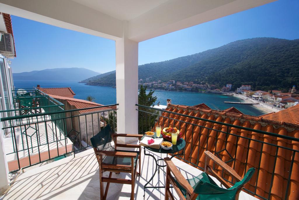 Boulevard Aetos Suites Agia Efimia Esterno foto