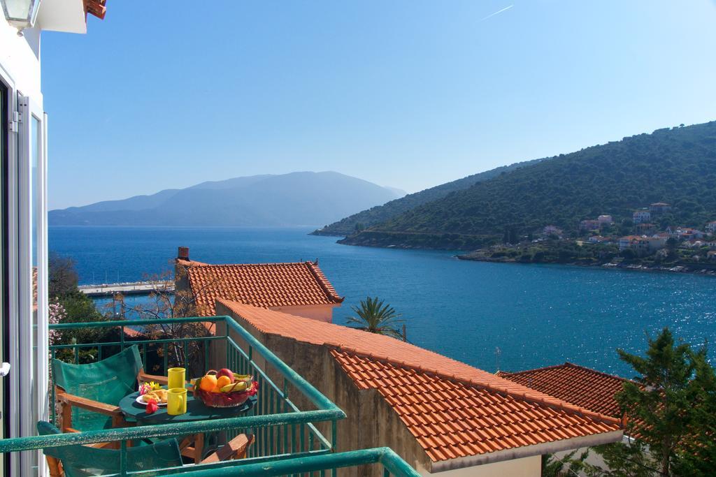 Boulevard Aetos Suites Agia Efimia Esterno foto