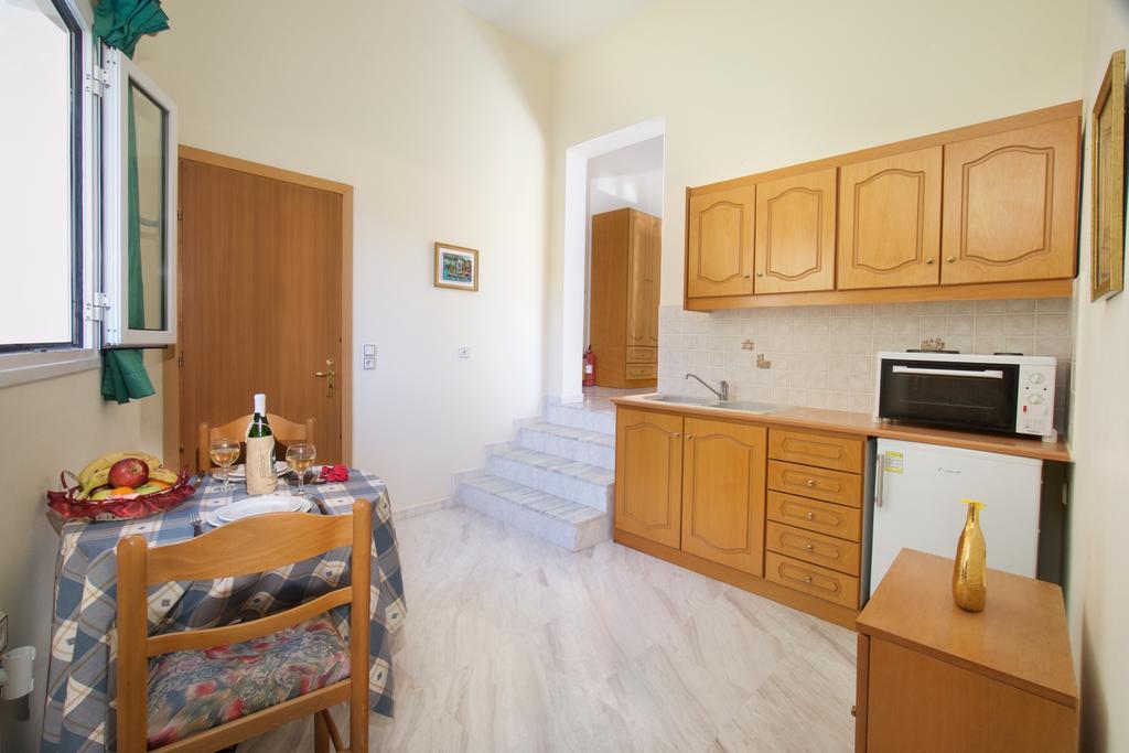 Boulevard Aetos Suites Agia Efimia Esterno foto