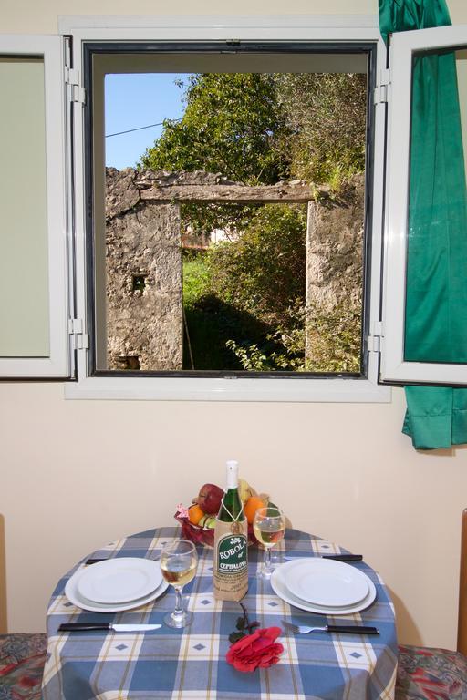 Boulevard Aetos Suites Agia Efimia Esterno foto