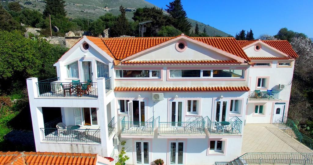 Boulevard Aetos Suites Agia Efimia Esterno foto
